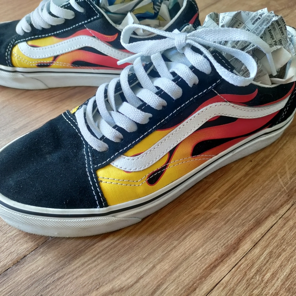 Size 6.5 - VANS Old Skool Flames 2017. Unisex